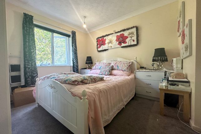 69, Byron Road, Southampton photo 4