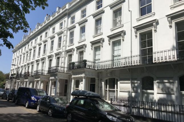 Flat to rent in Westbourne Gardens, London