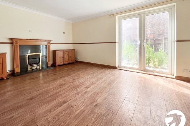 9, Barnett Close, Erith photo 5
