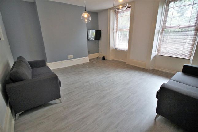 North Terrace, Newcastle Upon Tyne photo 5