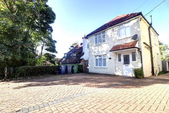 Detached house to rent in Totteridge Road, High Wycombe, Buckinghamshire