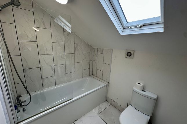 Studio 8, 4, Coldcotes Avenue, LEEDS photo 3