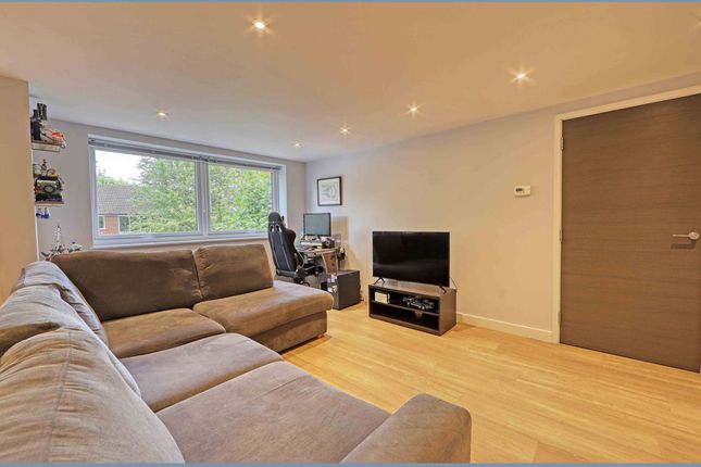24 Lennox House Ray Park Avenue, Maidenhead photo 4