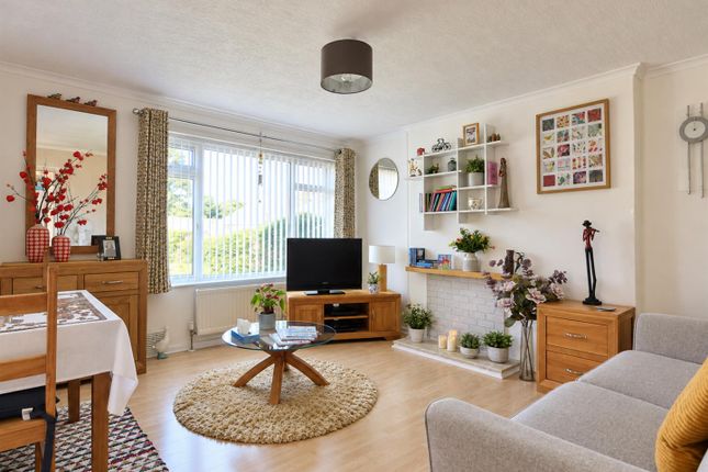 6, Coniston Close, York photo 2