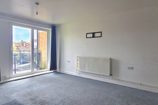 Flat 43, Greenway court, Southampton photo 3