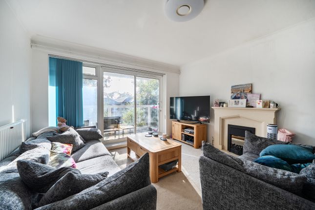 Flat 4, Cedar Court, 54, Christchurch Road, Hampshire photo 4