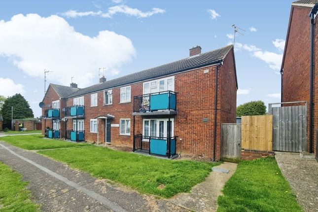 Thumbnail Flat for sale in Shaftesbury Crescent, Bletchley, Milton Keynes