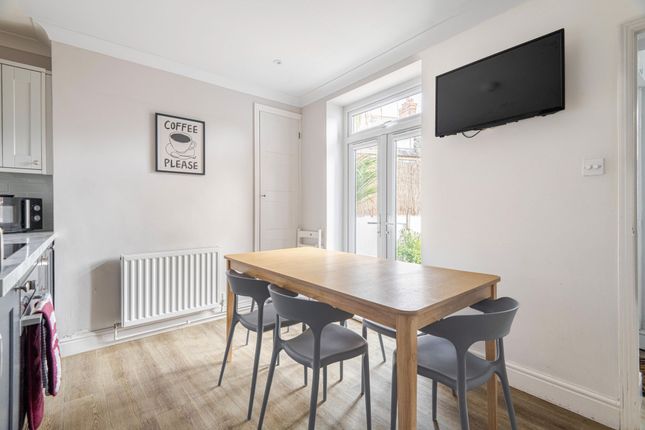 72 Cliff Hill, Great Yarmouth photo 3