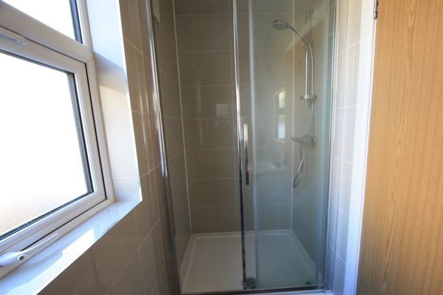 1, Garden Close, New Malden photo 4