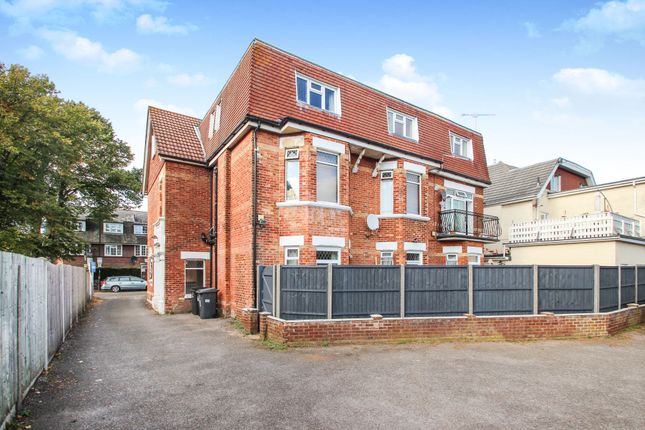 3-bed house on Flat 4, 37 Hawkwood Road, Bournemouth, £1,600/mo