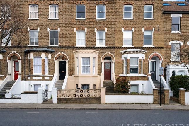 Studio house on Top Floor Room, 74c, Saint Thomas's Road, Finsbury Park, £1,025/mo