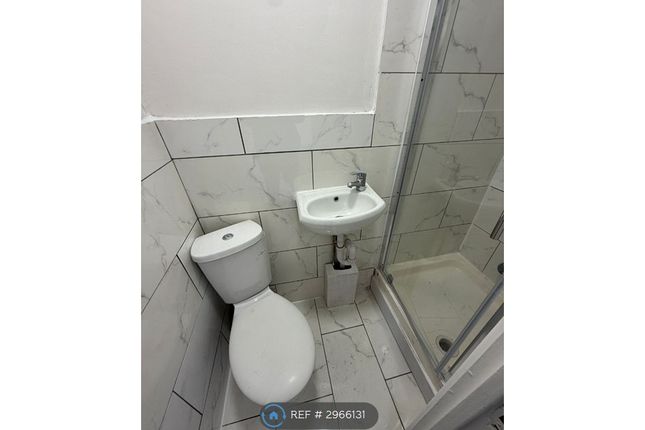 Swan Rd, Southall photo 3