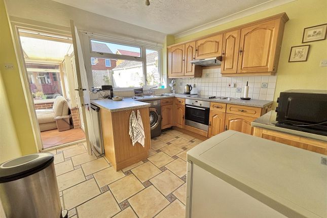 3, Annet Close, Poole photo 4