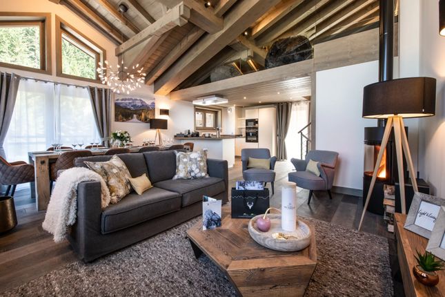 Thumbnail Apartment for sale in Courchevel, Courchevel / Meribel, French Alps / Lakes