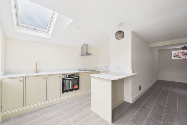 1 Nan Gells Hill, Matlock photo 2