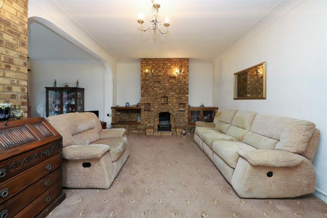 2, Sutton Close, Pinner photo 3