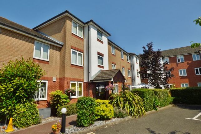 Thumbnail Property for sale in Oakleigh Close, Swanley