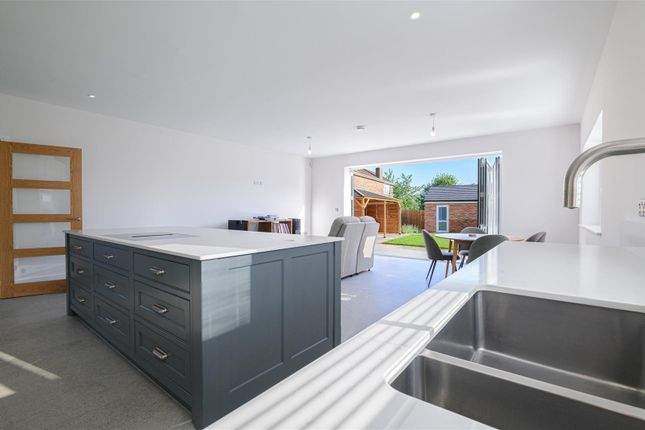 92, London Road, Wellingborough photo 4
