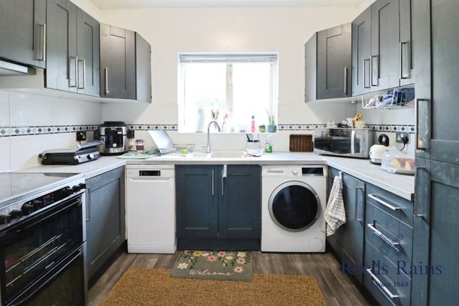 34, Crownhill Road, Woodford Green photo 4