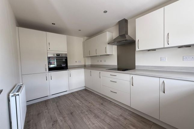 23, Garland Grove, Telford photo 4