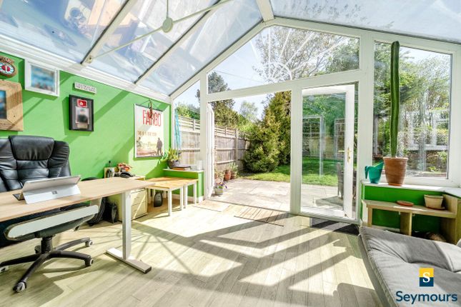 96, Tillingbourne Road, Surrey photo 3