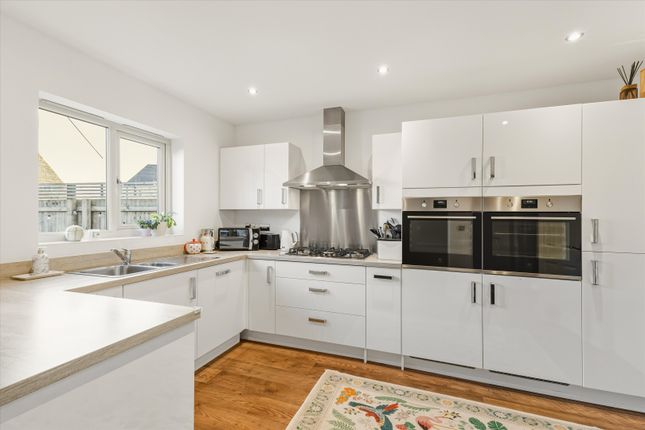 9, Brunel Drive, Cheltenham photo 3