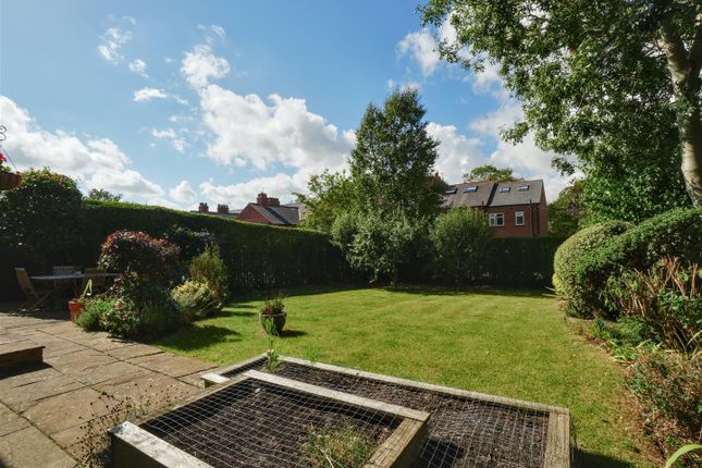 Hawthorn House, 8 Gill Croft Court, York photo 3