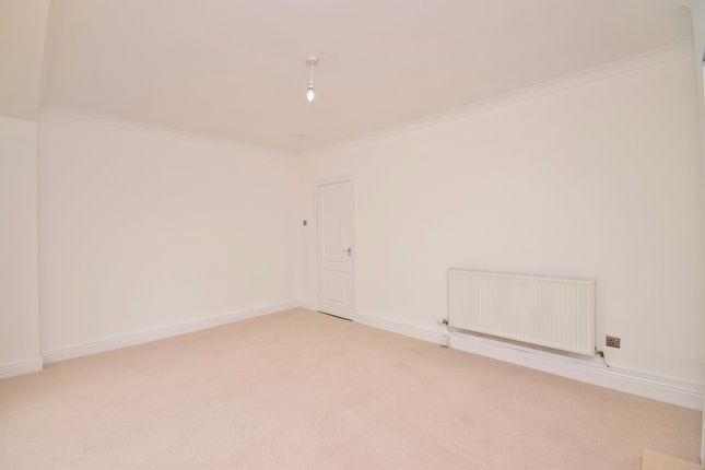 106 Penilee Terrace, Glasgow photo 4