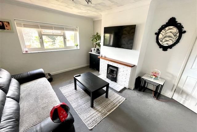 Flat for sale in Bramble Lane, Worthing, West Sussex
