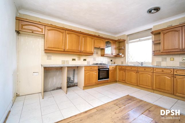 54 Granny Avenue, Churwell, Leeds photo 5