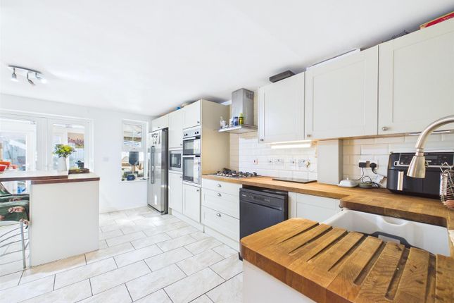 23, Trescothick Drive, Bristol photo 2