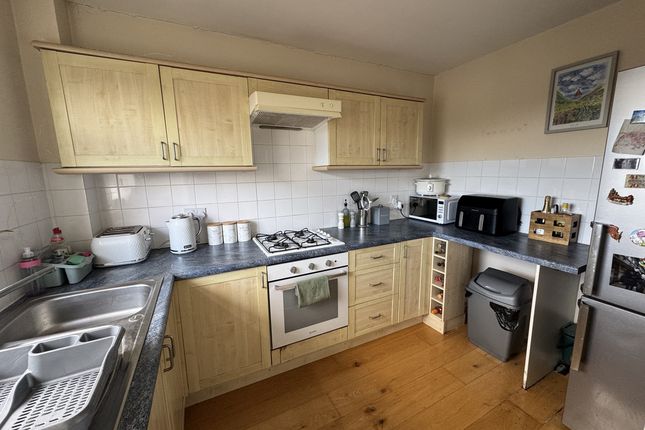 8, Heather Close, Southam photo 3