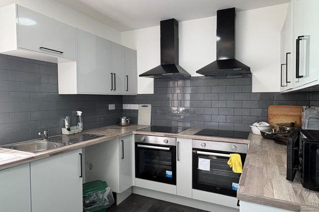 ROOM 1, 15, Dickens Avenue, Uxbridge photo 5