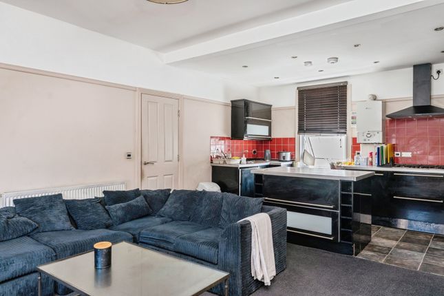 Apartment 2, 48, High Street, Flintshire photo 2