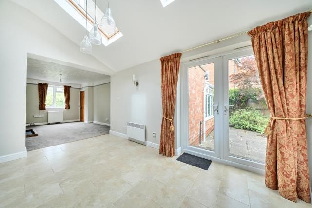 26, London End, Daventry photo 4
