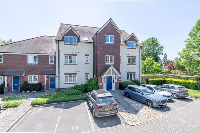Thumbnail Flat for sale in Tilemakers Close, Westhampnett, Chichester