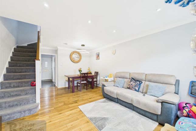 21, Beechside, Crawley photo 4
