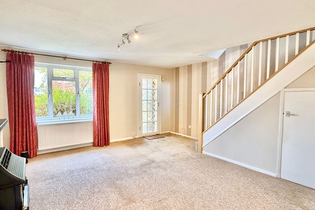 3 Hayward Court, Southampton photo 3