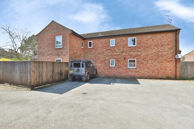 72, Thorncombe Close, Poole photo 2