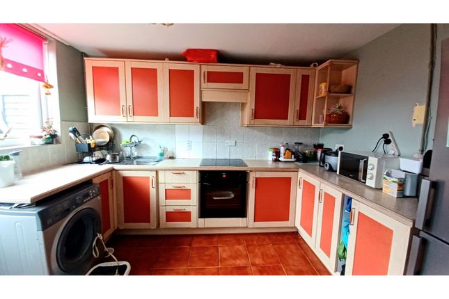 Terraced house for sale in South End Road, Andover