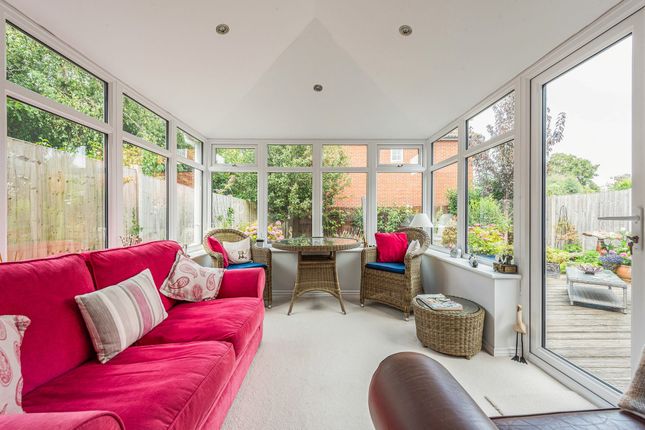 21 The Meadows, Chichester photo 4