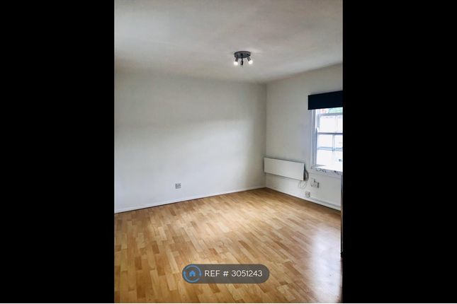 Flat, London Road, Cheltenham photo 3
