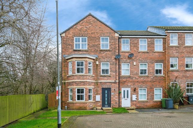 Town house for sale in Beech Drive, Leeds