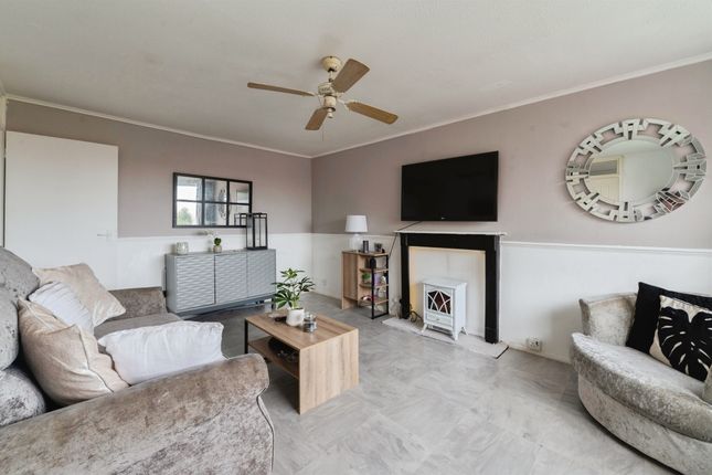 Flat 118, Ashlands Court, Coronation Avenue, Tilbury photo 4