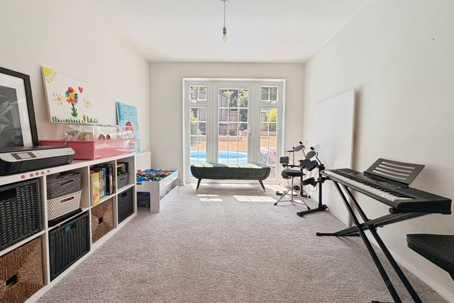 15, Kipling Close, Hampshire photo 4