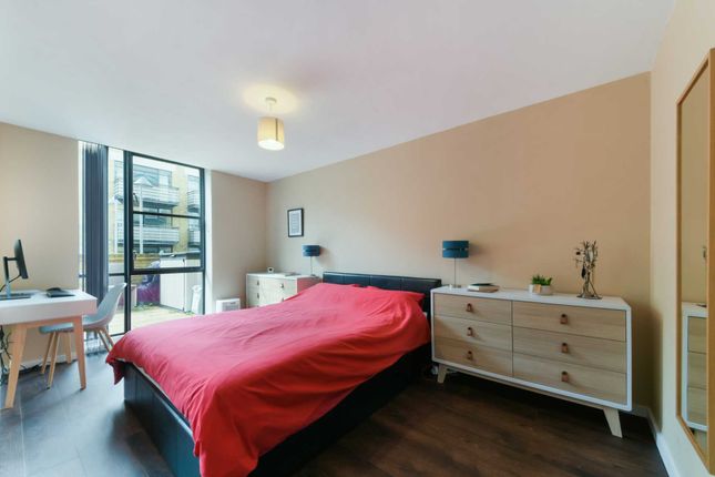 Flat for sale in Town Meadow, Brentford
