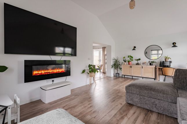 10 Hillside Crescent, Wymondham photo 4