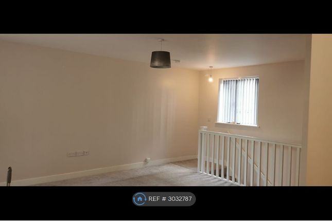 Flat, James Street, Elland photo 3