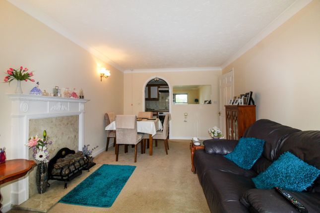 22, Brandreth Court, Harrow photo 4