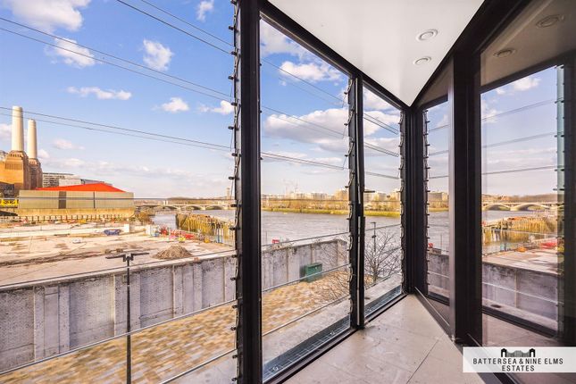 Flat for sale in Riverlight Quay, London